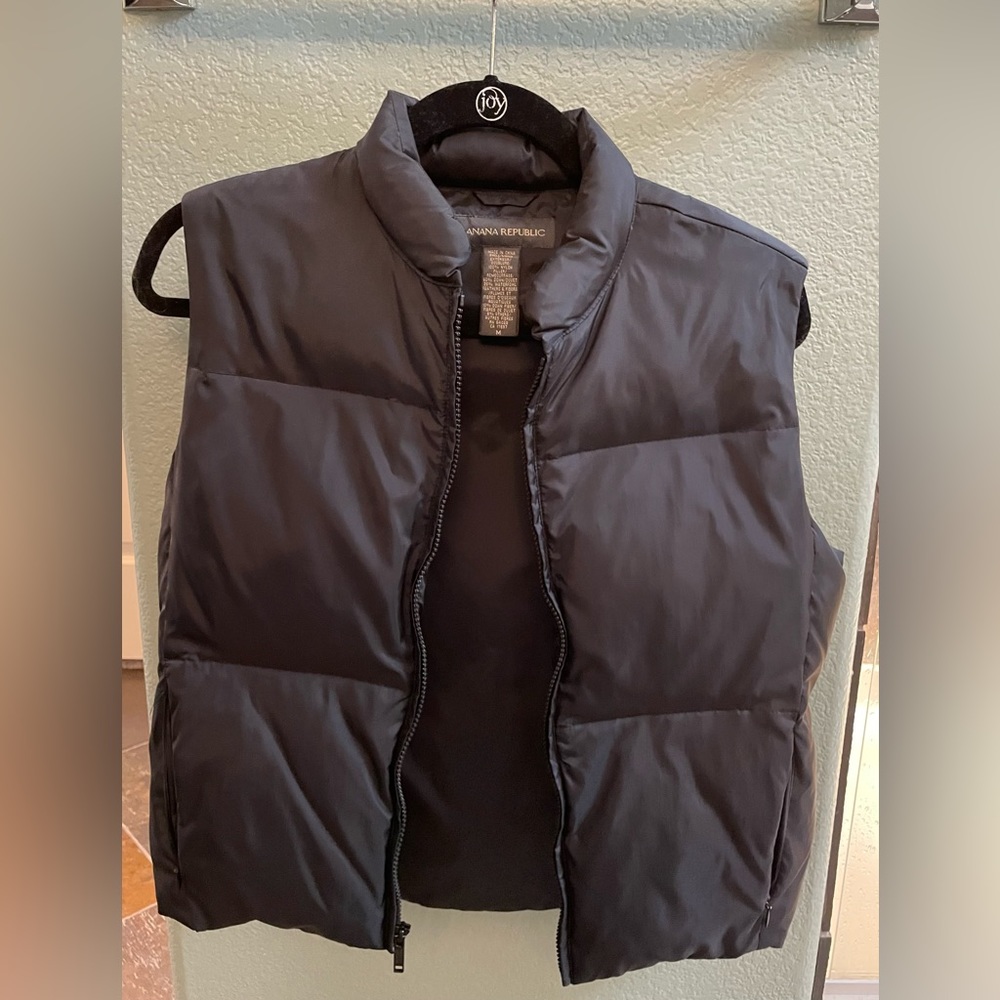 Medium Black Banana Republic Puffy Vest